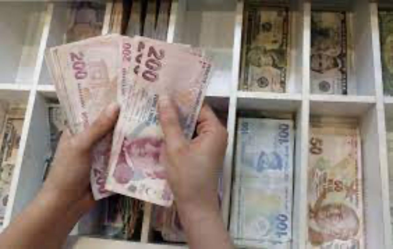 Emeklilere 5 bin TL ikramiye! Kanun teklifi kabul edildi 6