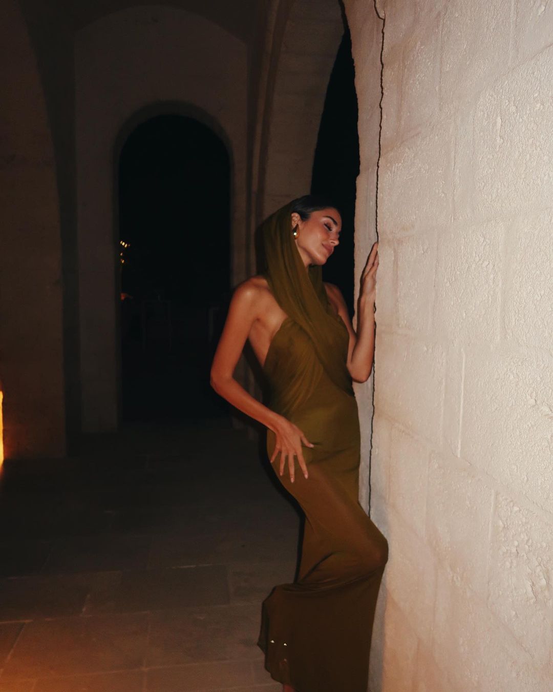 Hande Erçel'in tarzına beğeni ve yorum yağdı! 6