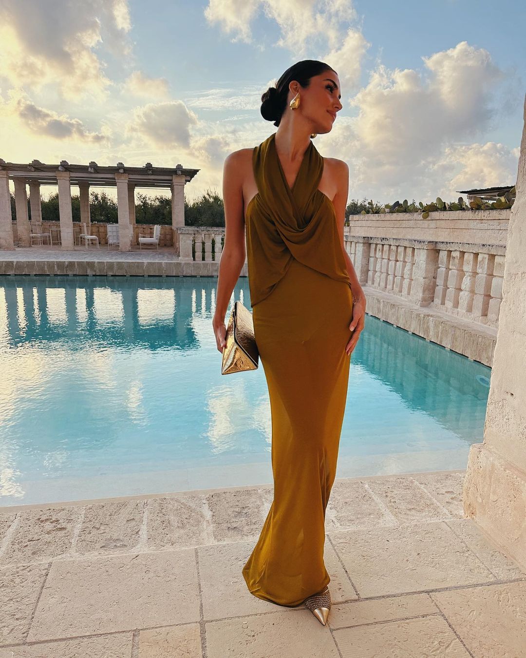 Hande Erçel'in tarzına beğeni ve yorum yağdı! 7