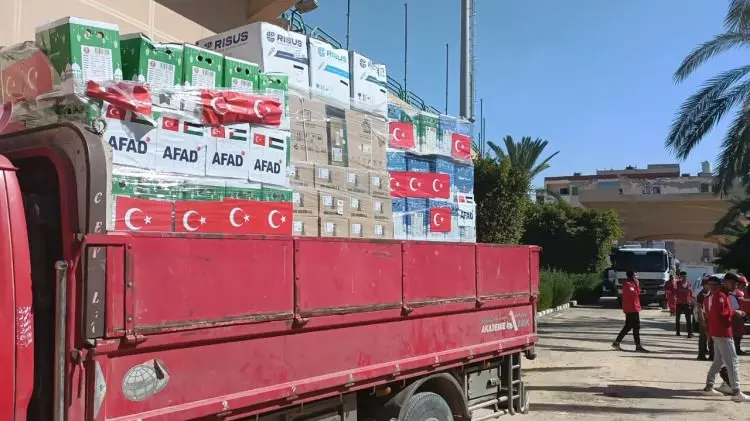 Türkiye'nin askeri uçakları Gazze için Mısır'a indi! 8