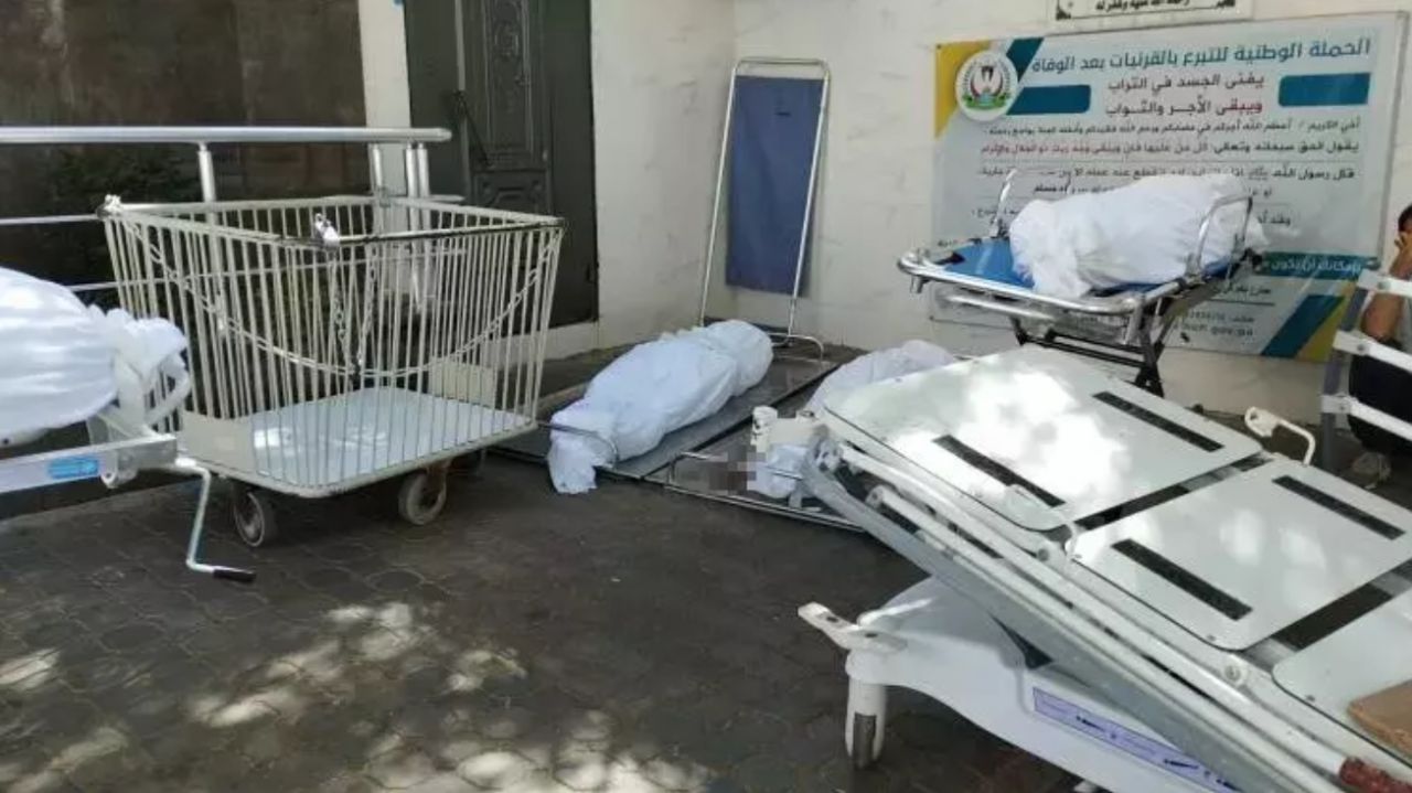 Gazze'de insani kriz her geçen gün derinleşiyor: Morglarda yer kalmadı, cesetler dışarda bekletiliyor 5