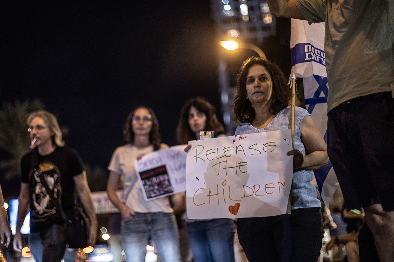 Gazze'deki "İsrailli esirlerin" aileleri, Tel Aviv'de Netanyahu'yu istifaya çağırdı 1