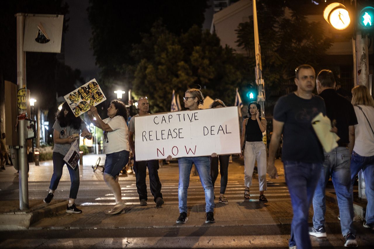 Gazze'deki "İsrailli esirlerin" aileleri, Tel Aviv'de Netanyahu'yu istifaya çağırdı 2