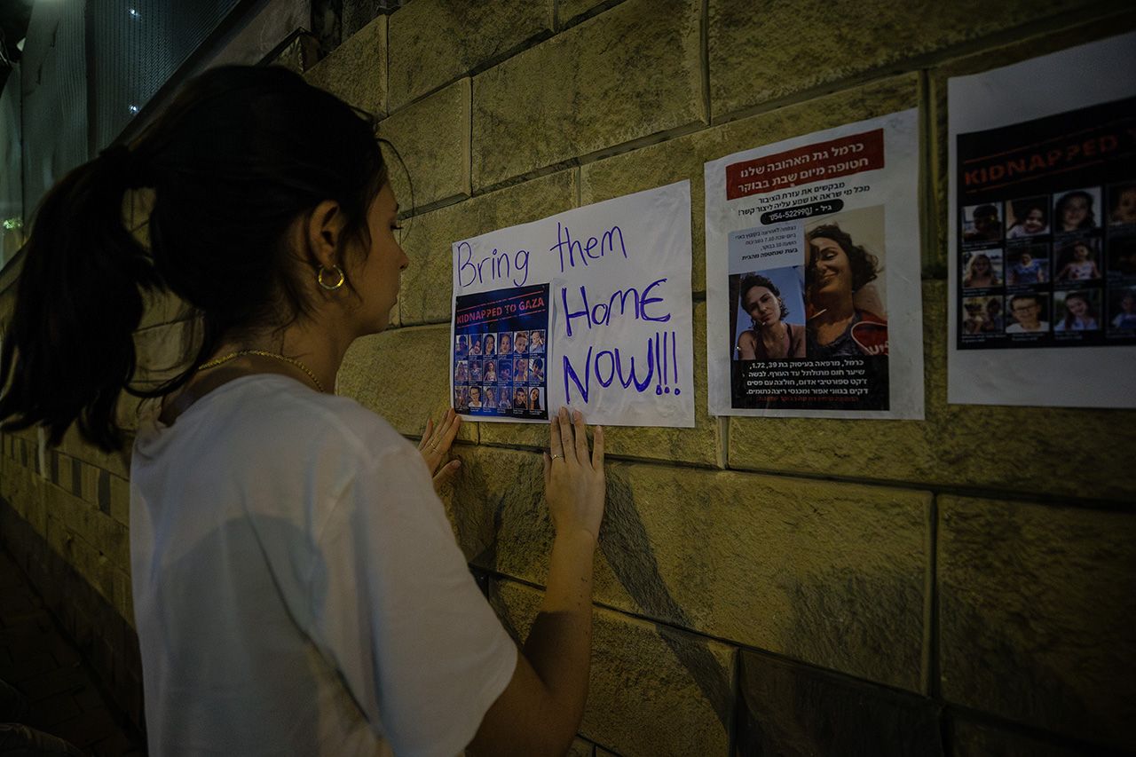 Gazze'deki "İsrailli esirlerin" aileleri, Tel Aviv'de Netanyahu'yu istifaya çağırdı 23