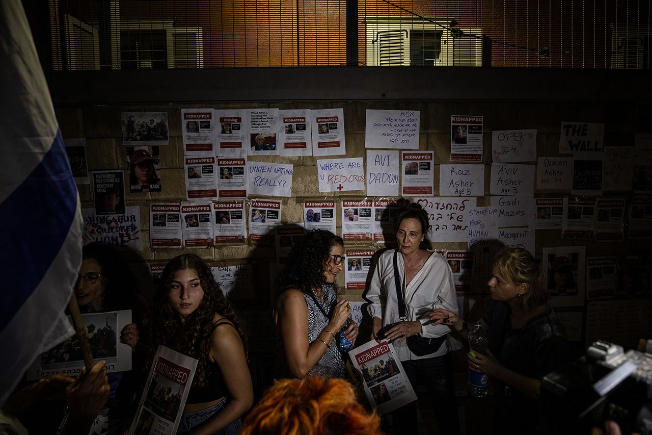 Gazze'deki "İsrailli esirlerin" aileleri, Tel Aviv'de Netanyahu'yu istifaya çağırdı 24