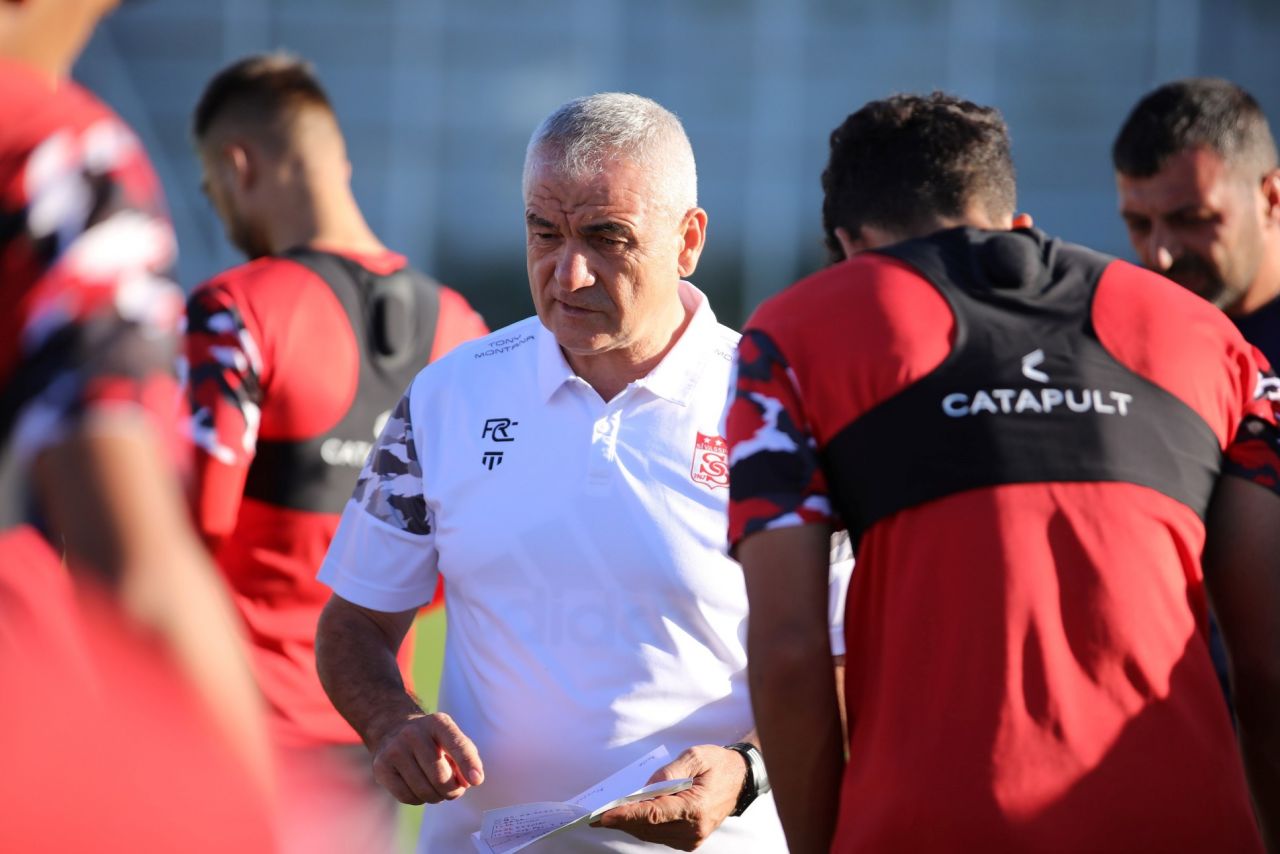 Beşiktaş'ı istedi olmadı, Milli Takım'ı istedi olmadı! En sonunda isyan etti: "Bu kadar küçük görmesinler" 4
