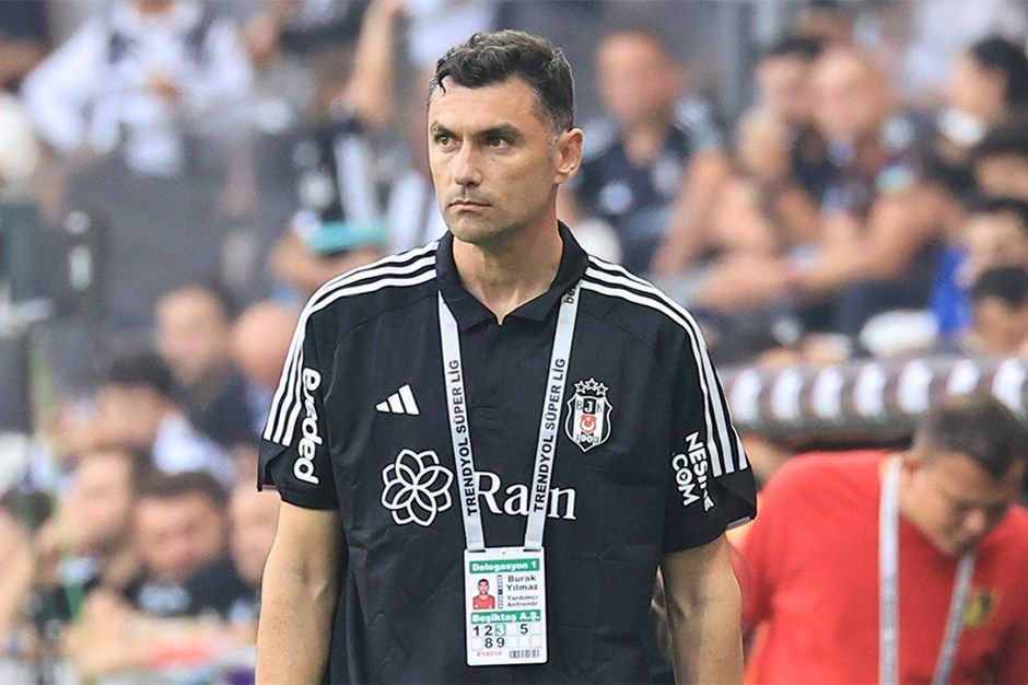 Galatasaray'dan kovulmuştu: Kendisi gelmeden yardımcıları Beşiktaş'a geldi! Kartal'ın yeni teknik direktörü Kongre'yi bekliyor 2