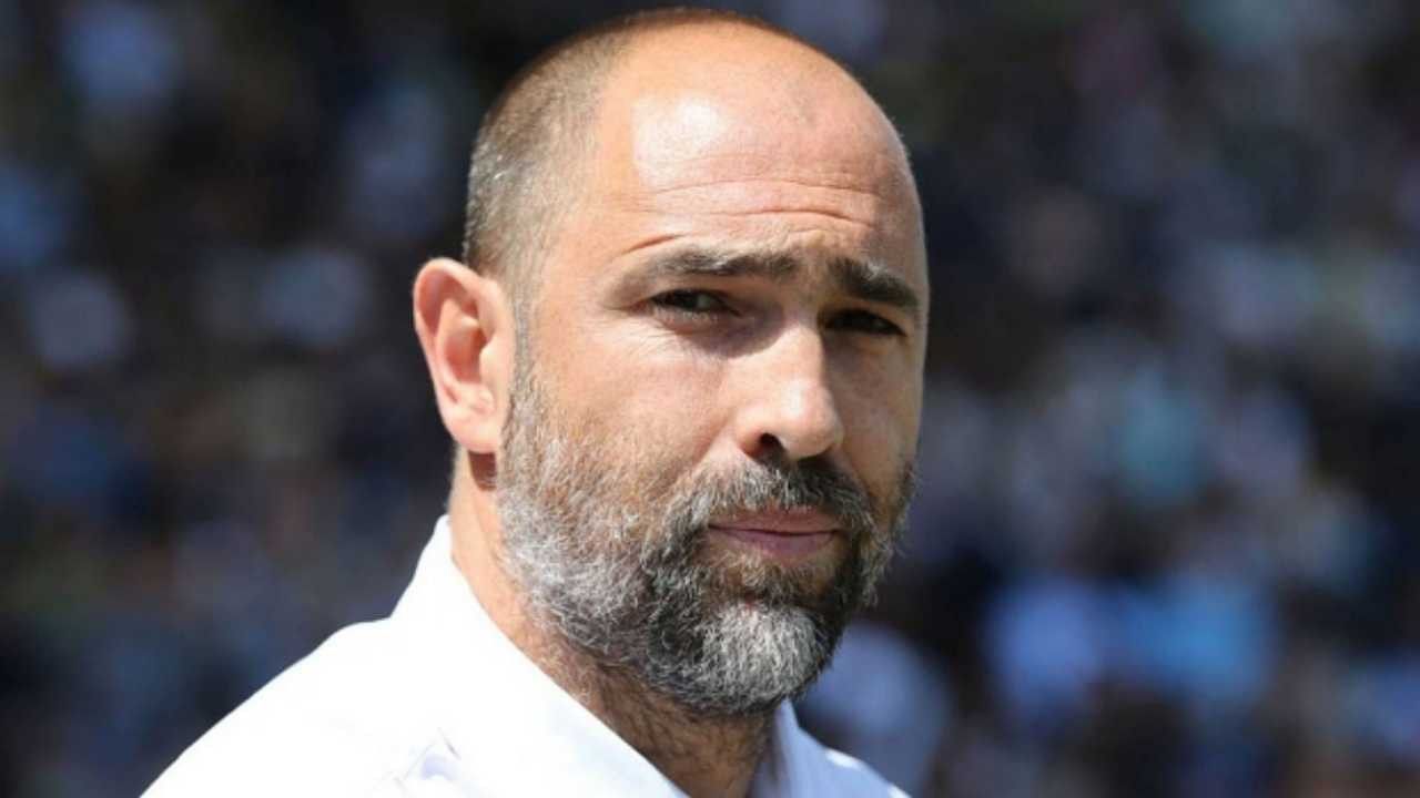 Galatasaray'dan kovulmuştu: Kendisi gelmeden yardımcıları Beşiktaş'a geldi! Kartal'ın yeni teknik direktörü Kongre'yi bekliyor 3