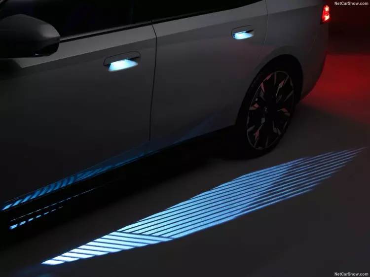 BMW 5 serisi, yepyeni haliyle satışa sunuldu! İşte Türkiye fiyatı... 18