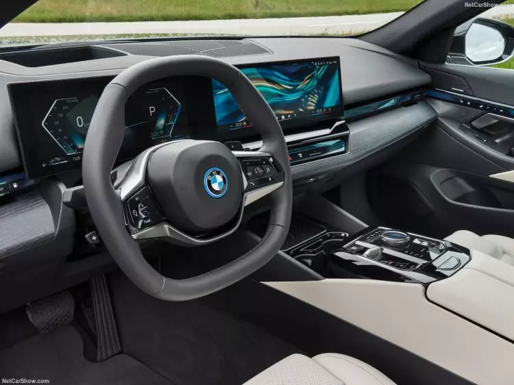 BMW 5 serisi, yepyeni haliyle satışa sunuldu! İşte Türkiye fiyatı... 20