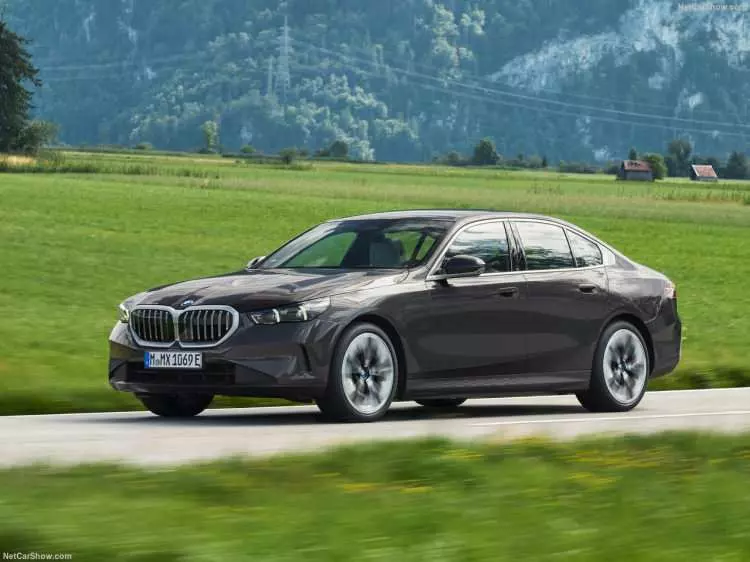 BMW 5 serisi, yepyeni haliyle satışa sunuldu! İşte Türkiye fiyatı... 26