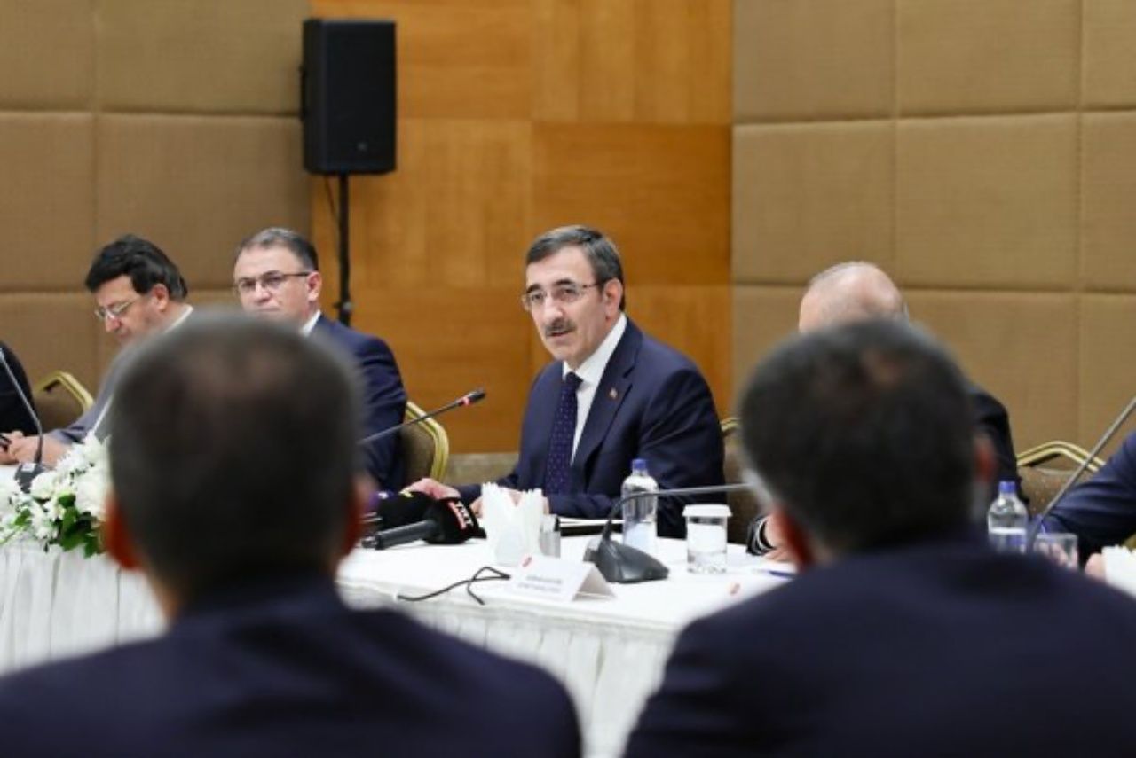 Cumhurbaşkanı Yardımcısı Yılmaz: Memur, işçi ve emeklimizi enflasyona ezdirmeyeğiz 6