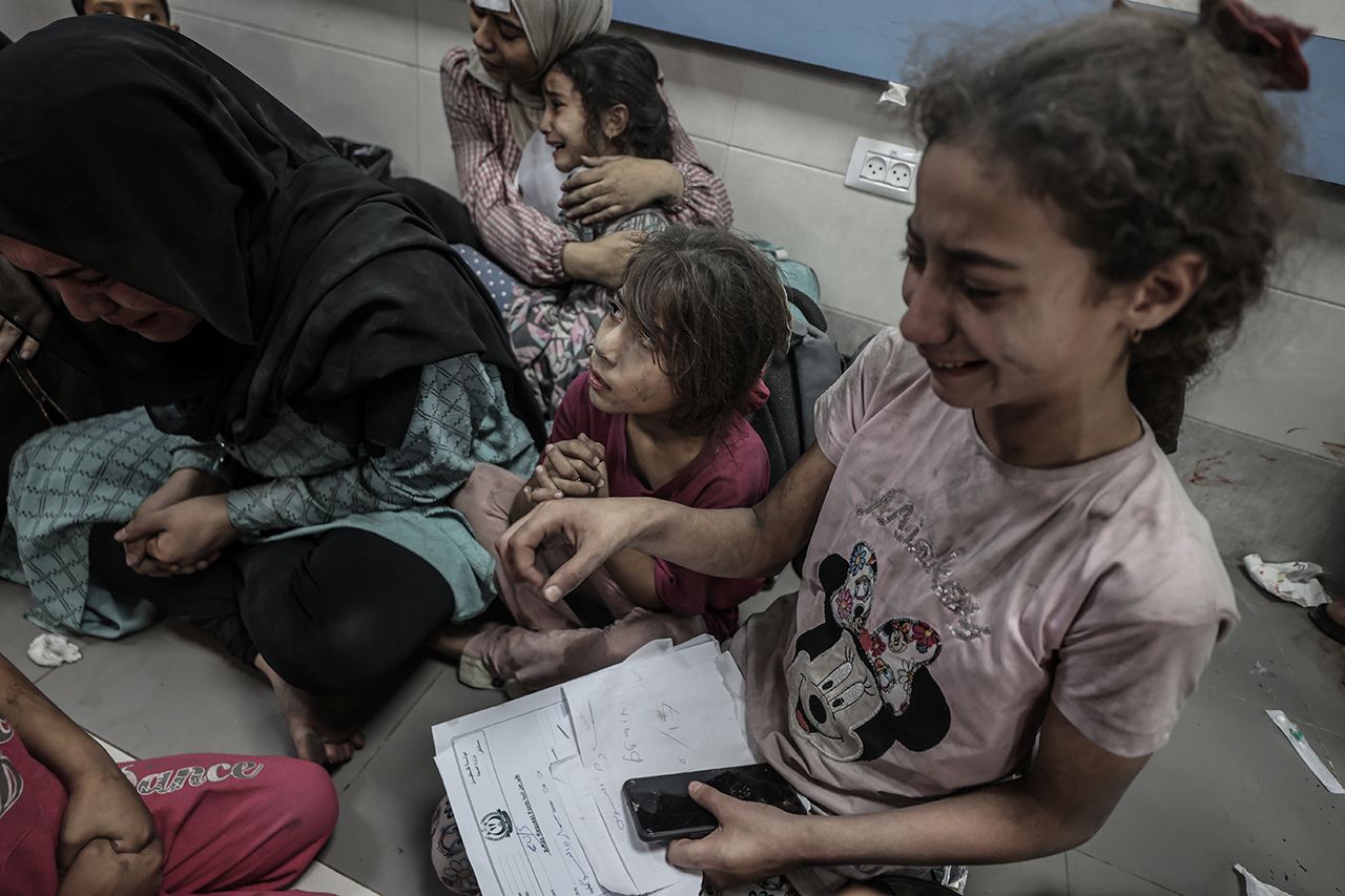 İsrail Gazze'de hastane vurdu! İşte o görüntüler... 4