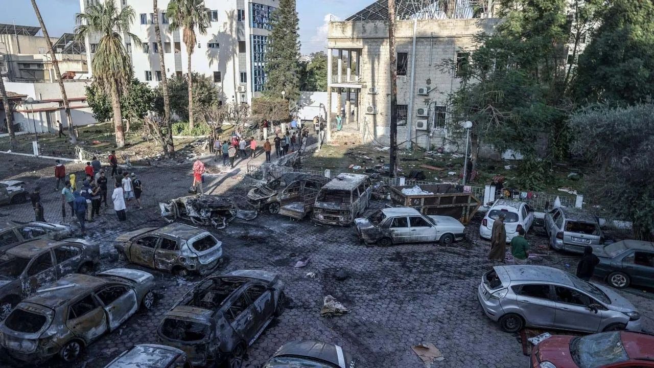 Ajanslar, İsrail katliamını bu fotoğraflarla dünyaya duyurdu! İşte hastane saldırısından çarpıcı fotoğraflar... 7