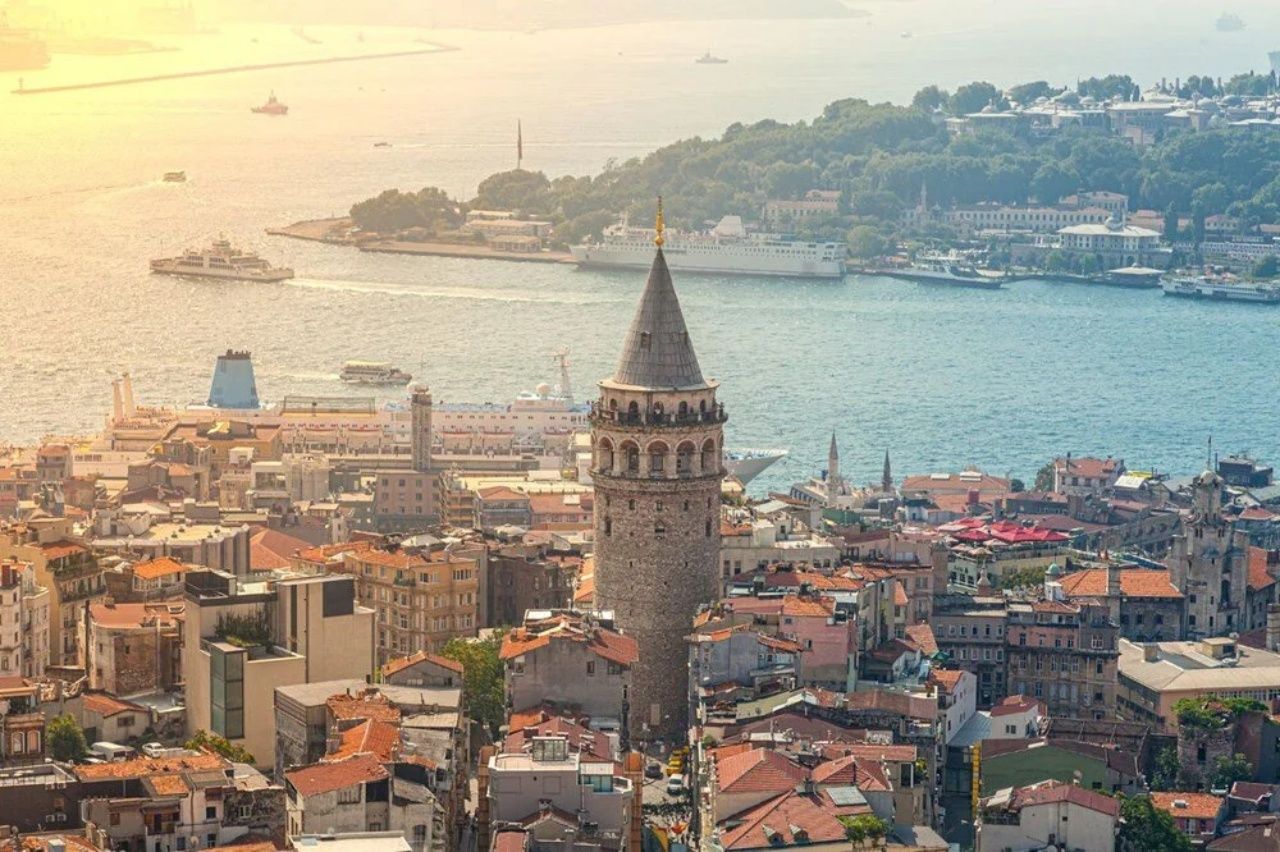 Gökyüzüne bir yolculuk! İşte dünyanın en meşhur kuleleri 2