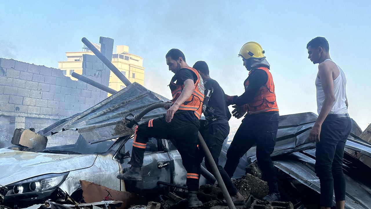 İsrail Gazze'de cami vurdu: Çok sayıda ölü ve yaralı var! 8