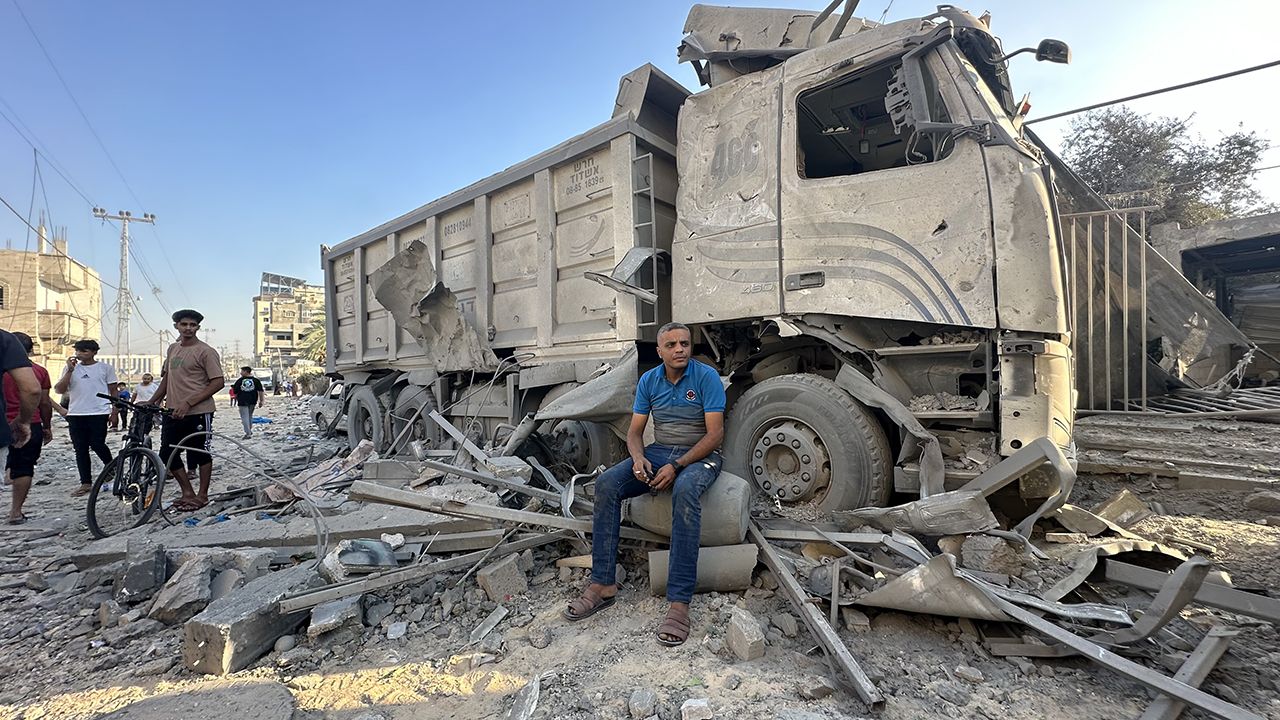 İsrail Gazze'de cami vurdu: Çok sayıda ölü ve yaralı var! 12