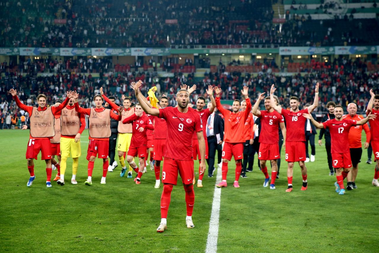 "Hiçbir meziyeti üst seviye değil. İyi korner atmakla yıldız oyuncu olunmuyor" 4