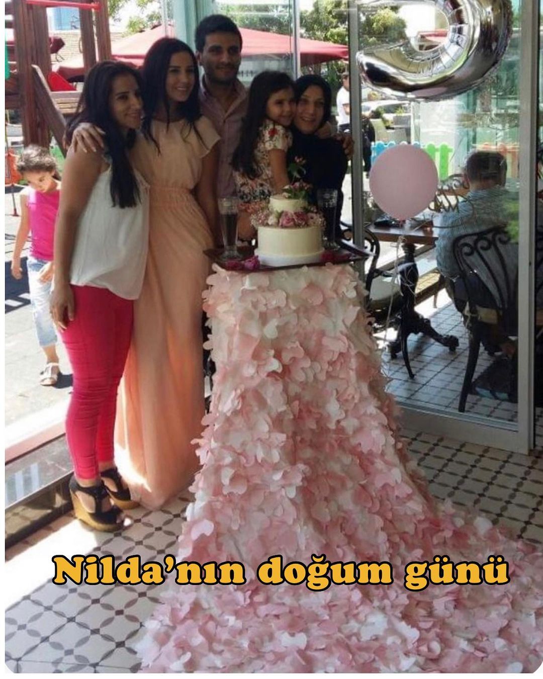 Dilan Polat, Engin Polat ve ailesinin beraber yaşadıkları ev ve yıllar içerisindeki değişimi gündem oldu! 8