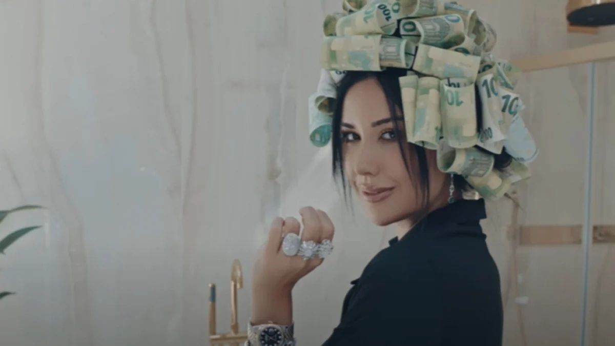 Dilan Polat, kozmetik markası Rise and Shine'ın ürün satışını durdurdu! Onlarca insan mağdur: Ücret iadesi yapılmıyor! 3
