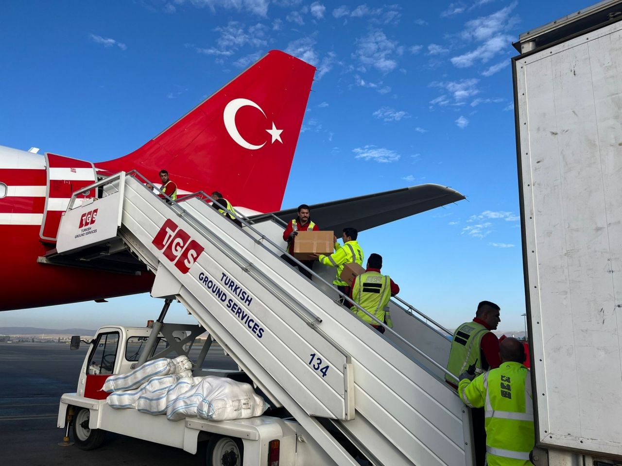 Türkiye'den Gazze'ye yardım: Cumhurbaşkanlığı uçağı 20 uzman ile yola çıkıyor 1