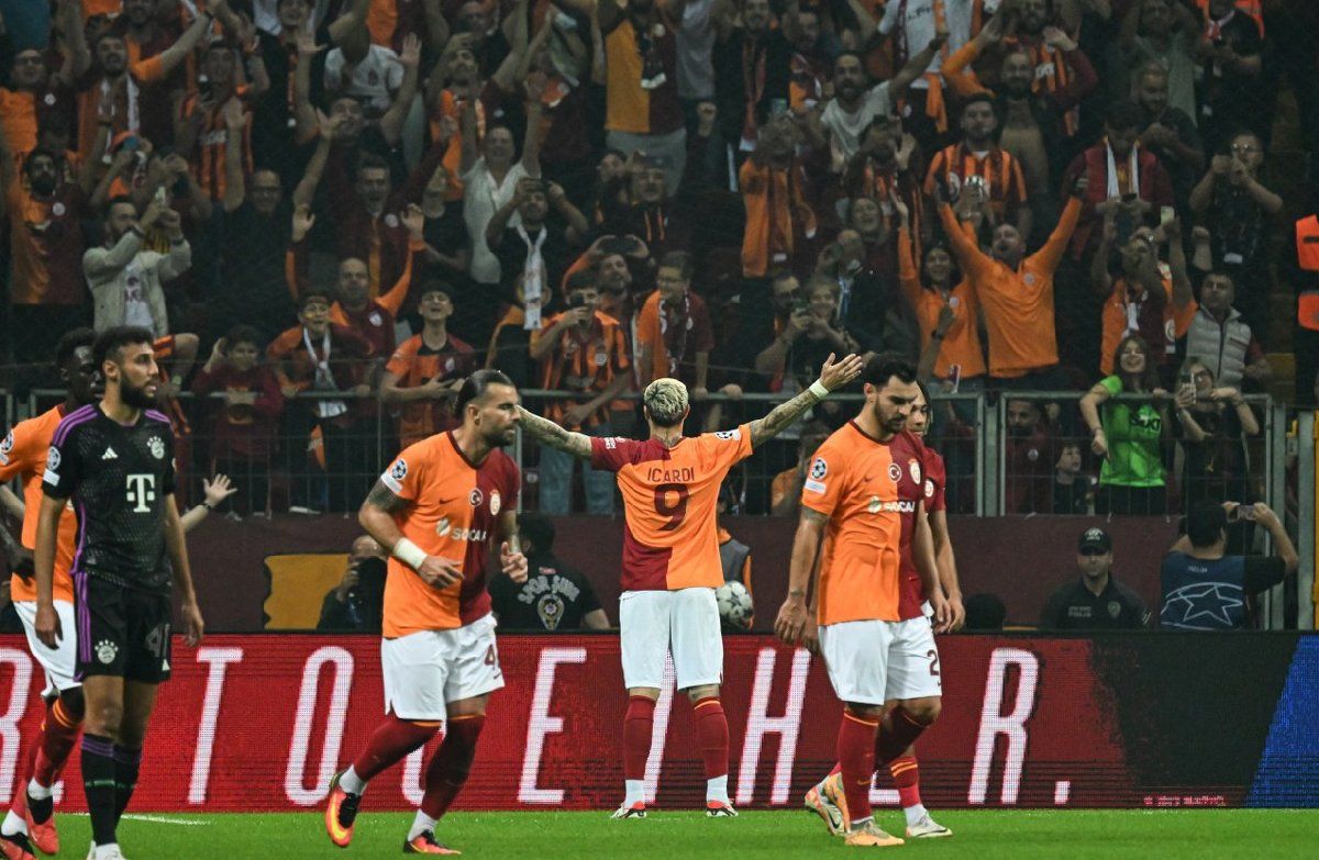 Böylesine daha önce kimse şahit olmamıştır! Maç sonu Okan Buruk'u öyle biri tebrik etti ki... 7