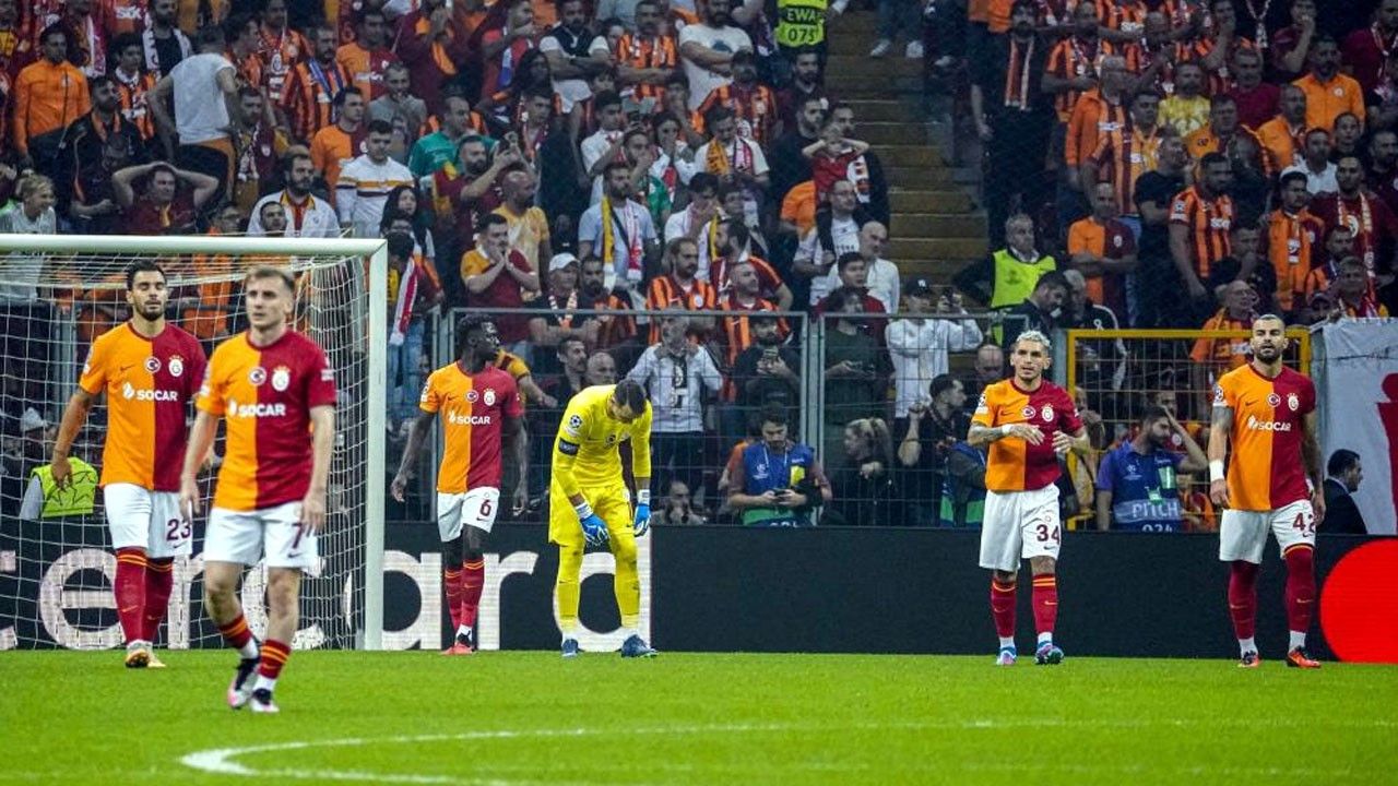 Böylesine daha önce kimse şahit olmamıştır! Maç sonu Okan Buruk'u öyle biri tebrik etti ki... 6