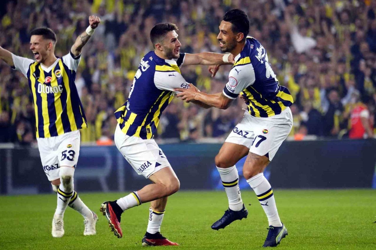 Arda Güler'in acısı daha geçmemişti! Fenerbahçe'nin bir parlayan yıldızını daha elinden kapmaya hazırlanıyorlar 5