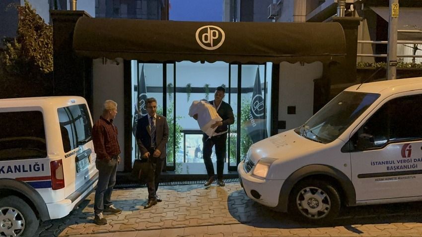 Dilan Polat ve Engin Polat'ın iş yerlerine baskın! Çok sayıda belgeye ve cihazlara el konuldu 1