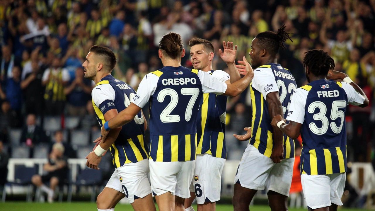 "Fenerbahçe uzay takımı oldu safsatası makyaj dökülünce ortaya çıktı! Kötü kadronun iyiymiş gibi gözüken topçuları…" 10