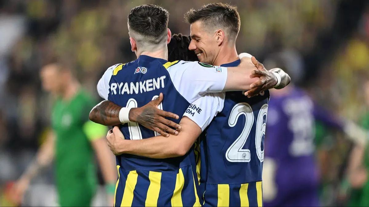 "Fenerbahçe uzay takımı oldu safsatası makyaj dökülünce ortaya çıktı! Kötü kadronun iyiymiş gibi gözüken topçuları…" 7