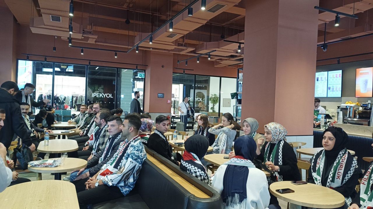 AK Parti Gençlik Kollarından İsrail destekçisi Starbucks'ta büyük eylem: “Say Stop” 2