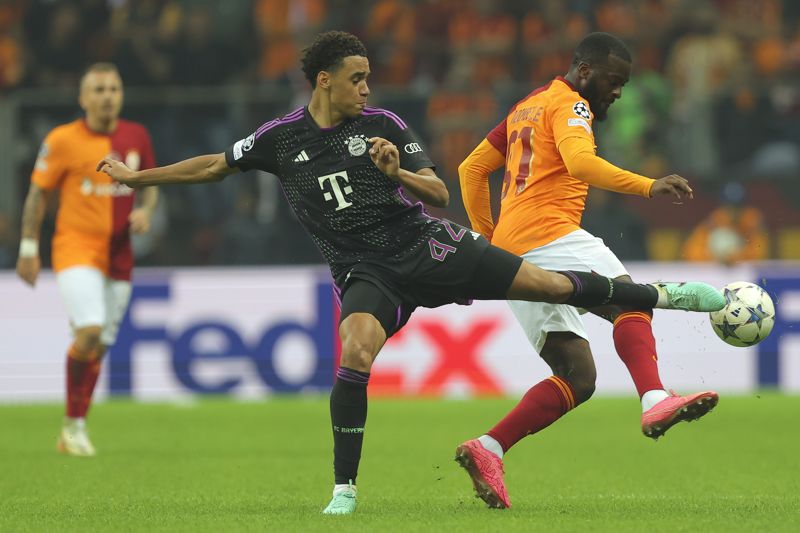 Galatasaray'da flaş ayrılık kararı! Okan Buruk'un sabrı taştı: Yıldız oyuncuya devre arasında veda edilecek 4