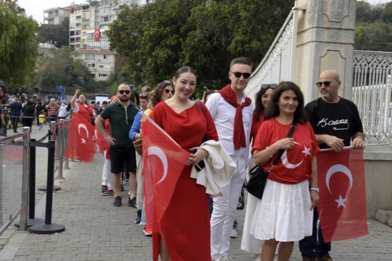 Dolmabahçe'de 100'üncü yıl çoşkusu! Uzun kuyruklar oluştu 3