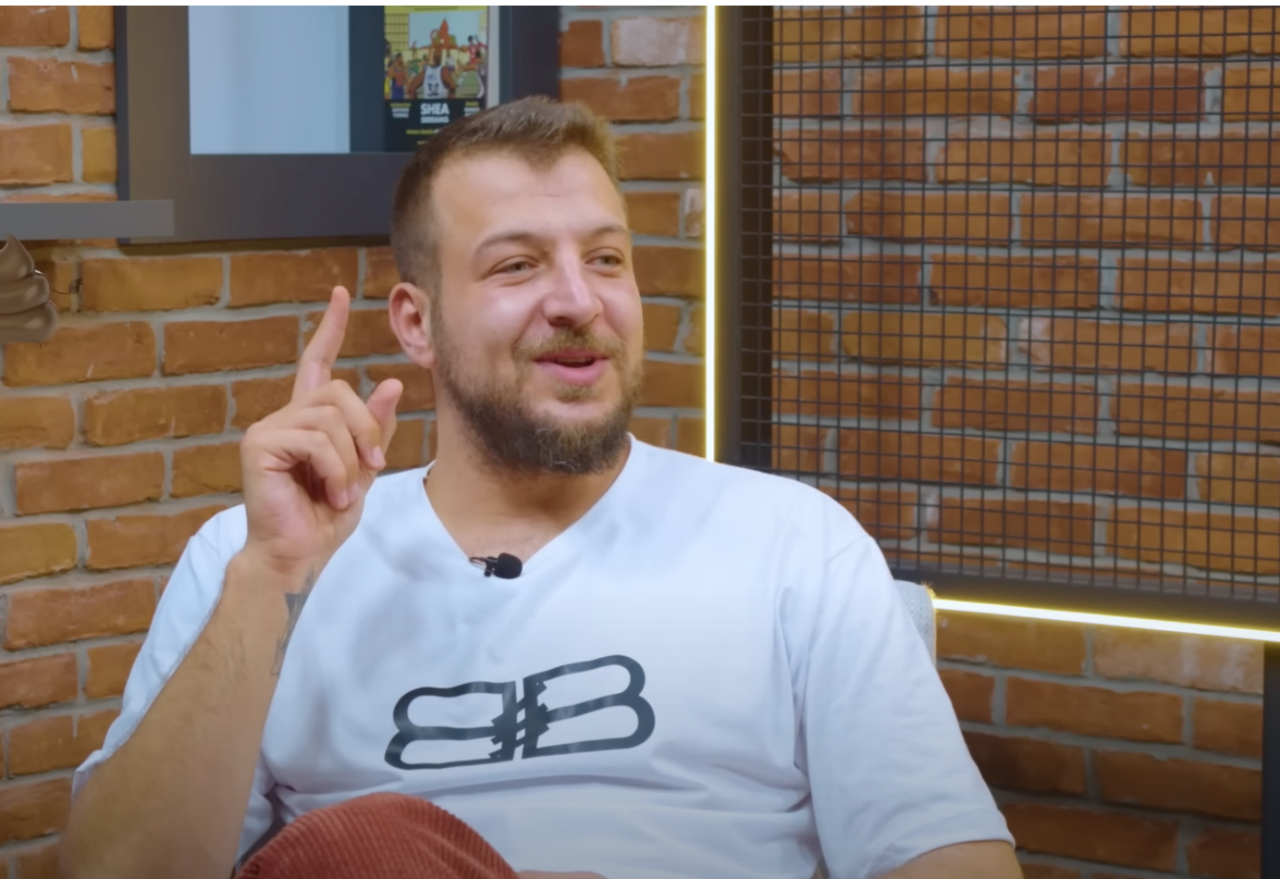 Yıldız futbolcudan yıllar sona gelen inanılmaz itiraf! "İshaldim, korner bayrağının oraya pisledim" 4