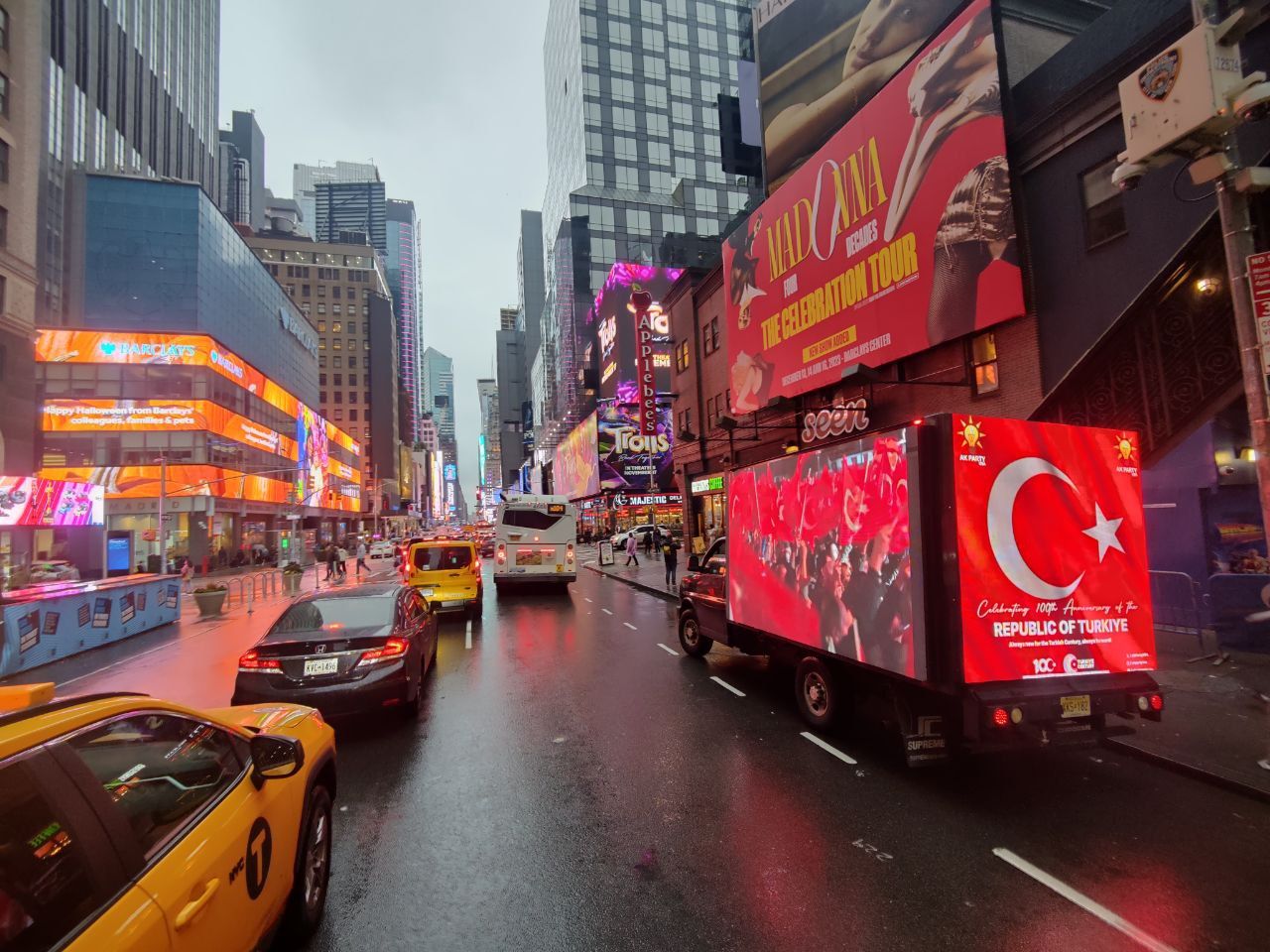 Türk bayraklarıyla donatılmış kamyonlar New York sokaklarında! 6