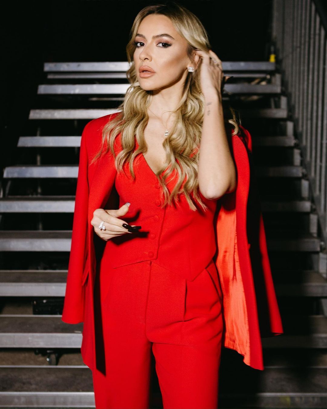 Hadise'nin 29 Ekim tarzına beğeni ve yorum yağdı! 11