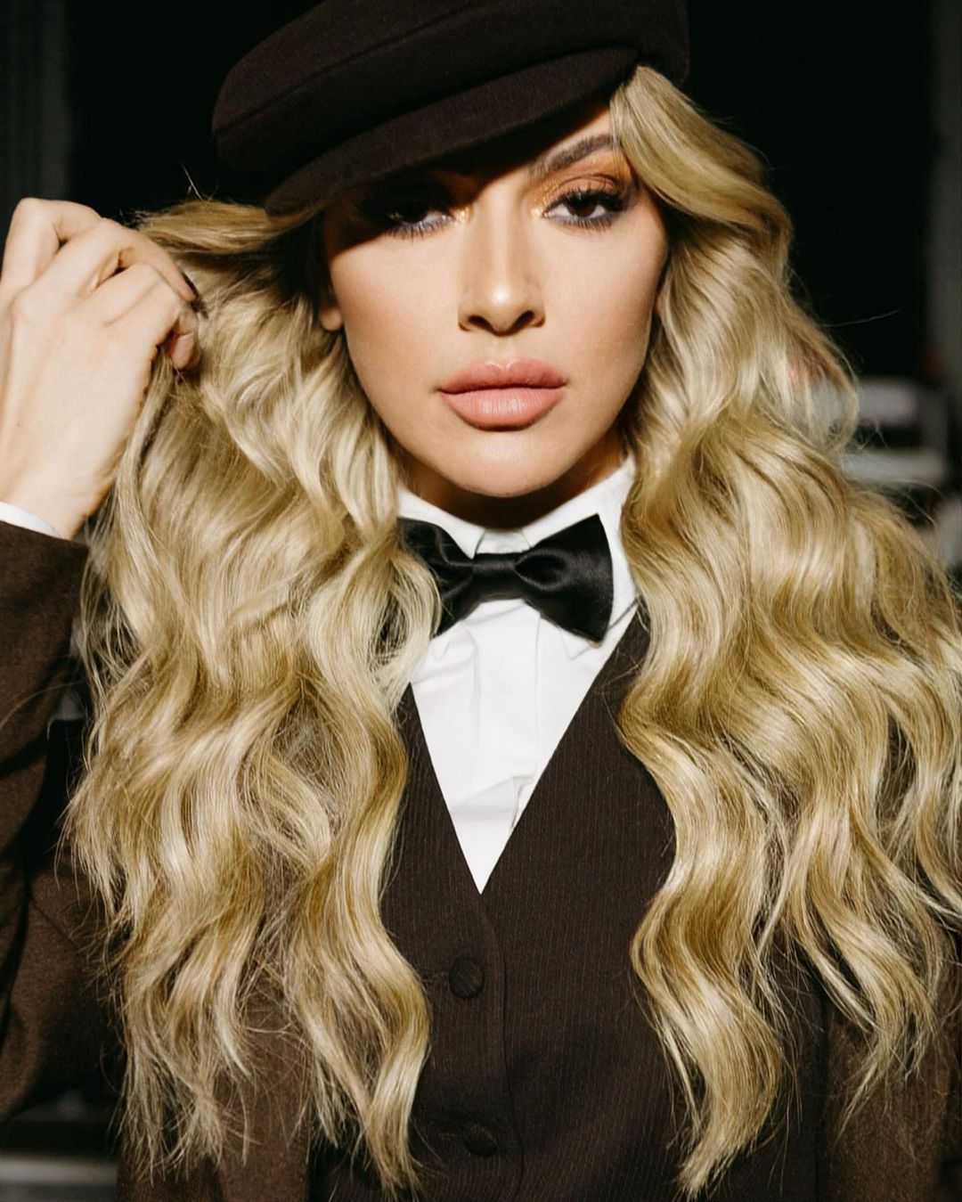 Hadise'nin 29 Ekim tarzına beğeni ve yorum yağdı! 13