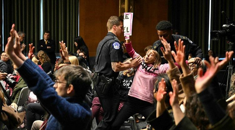 ABD Dışişleri Bakanı Blinken, Senatoda Gazze saldırıları nedeniyle protesto edildi 5