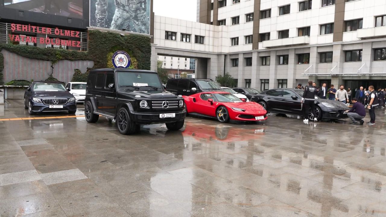 Ferrari ile çektiği videolar gündem olmuştu! Dilan Polat ve Engin Polat çiftine ait lüks araçlar emniyette sergilendi 7