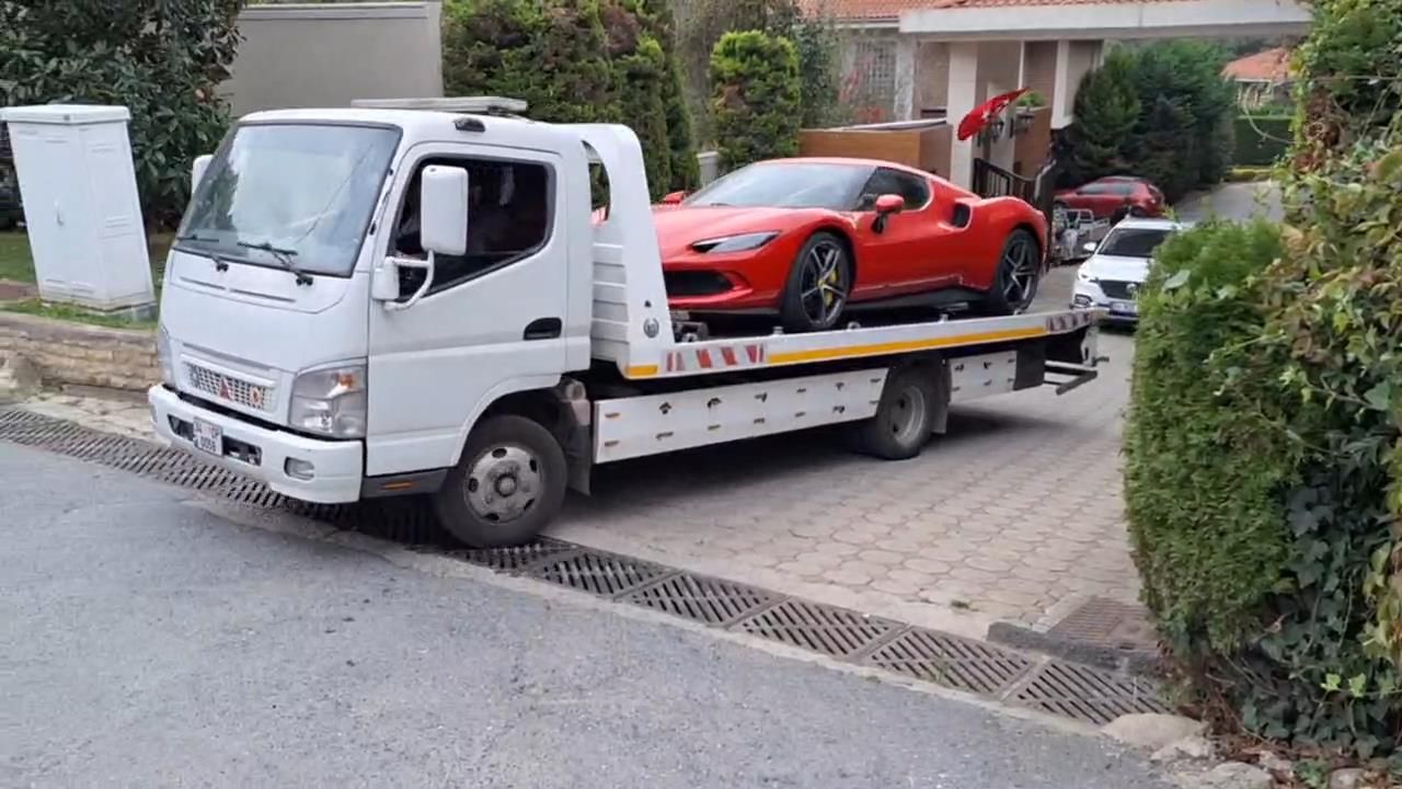 Ferrari ile çektiği videolar gündem olmuştu! Dilan Polat ve Engin Polat çiftine ait lüks araçlar emniyette sergilendi 3