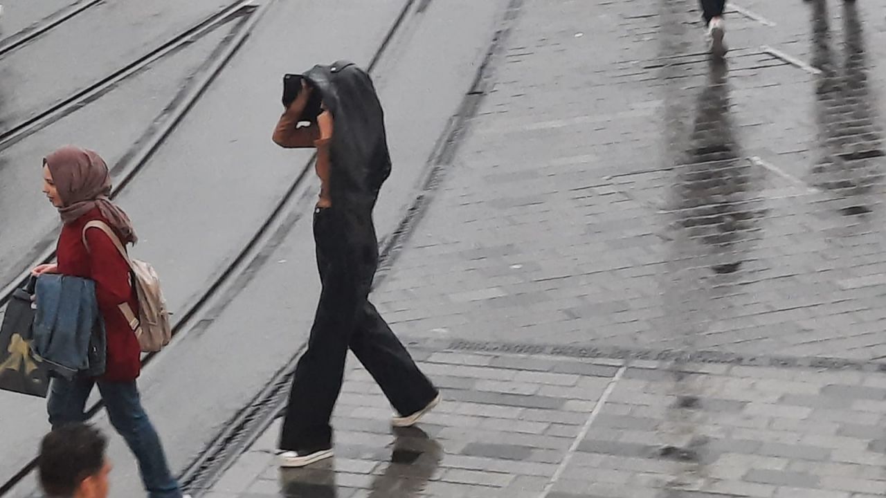 İstanbul'da sağanak başladı! Peki hava durumu nasıl olacak 6