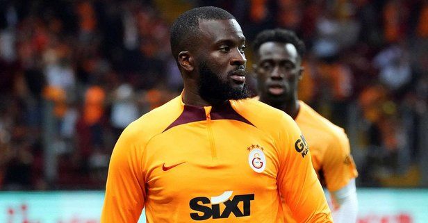Eski Milli futbolcudan Galatasaraylı yıldıza şok sözler: “Bu adamda bira göbeği var! Ben şu halimle ondan daha fitim” 9