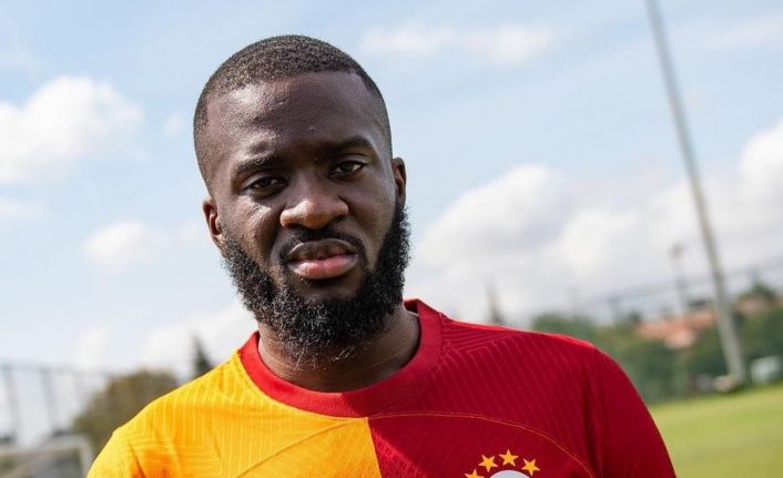 Eski Milli futbolcudan Galatasaraylı yıldıza şok sözler: “Bu adamda bira göbeği var! Ben şu halimle ondan daha fitim” 6