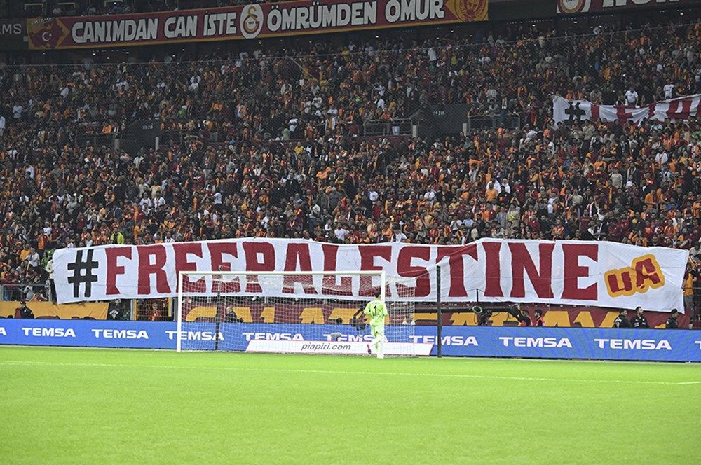 Galatasaraylı taraftarlardan İsrail tepki, Filistin'e anlamlı destek! 1