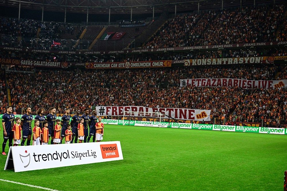 Galatasaraylı taraftarlardan İsrail tepki, Filistin'e anlamlı destek! 4
