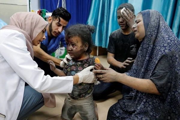 İsrail katliama doymuyor: Bu kez de çocuk hastanesini bombaladılar! 4