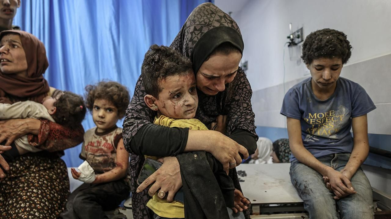 İsrail 20 yıldan fazla süredir farklı yöntemlerle hastaneleri vurarak savaş suçu işliyor 12