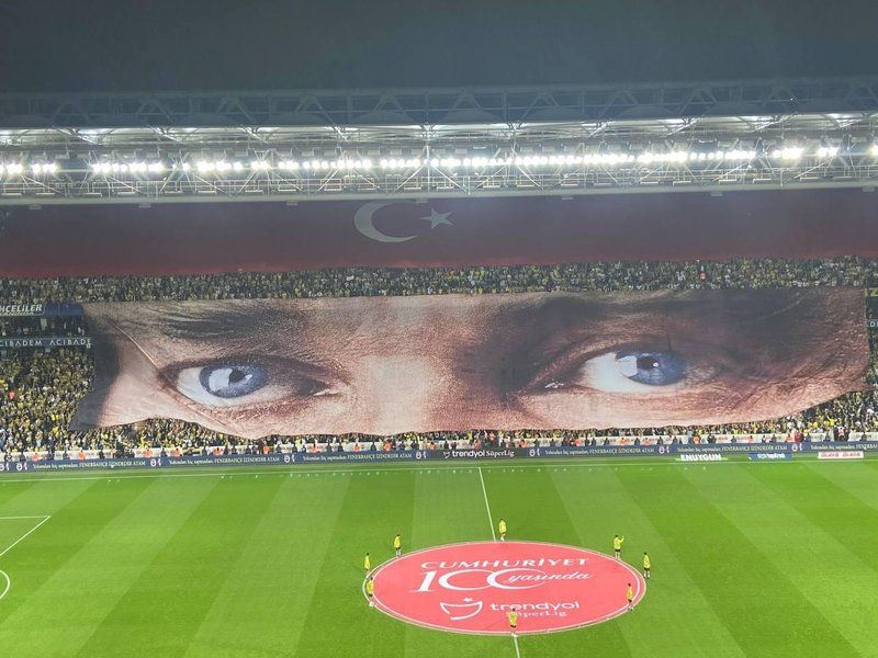 Kadıköy'de görsel şölen: ''Cumhuriyetin Feneri aydınlatıyor bizleri'' 4