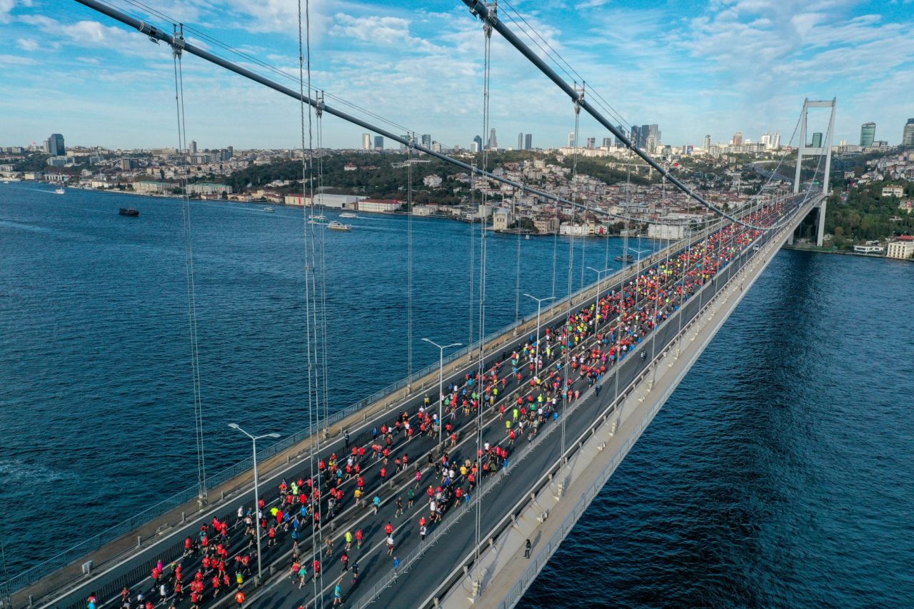 45. İstanbul Maratonu başladı: Dünyanın kıtalararası koşulan tek maratonu 18